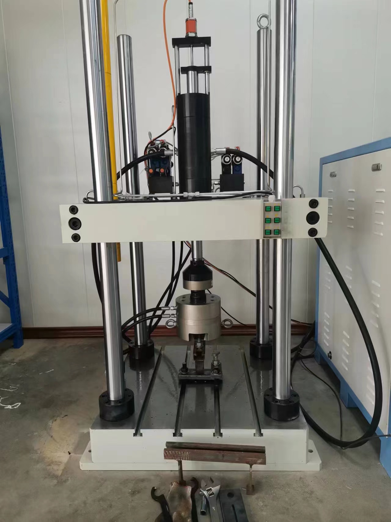 1670291143750541.jpg 00DST1231預(yù)埋槽道疲勞試驗(yàn)機(jī)83 (3).jpg